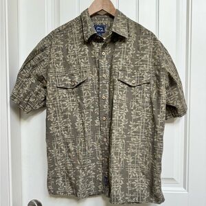 Cherokee 100% Cotton Tan Tiki Oversized Short Sleeve Button Up Shirt. Size L